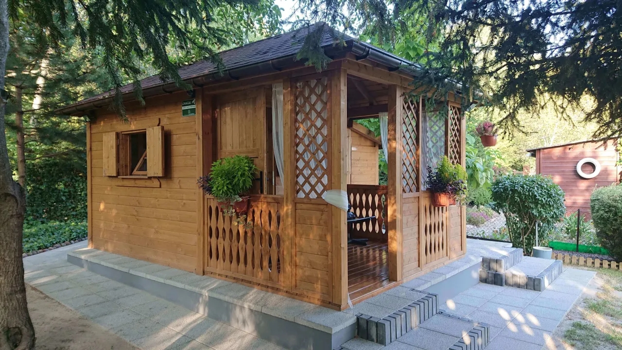 Czy budynek gospodarczy można przekształcić na mieszkalny? Sprawdź wymagania