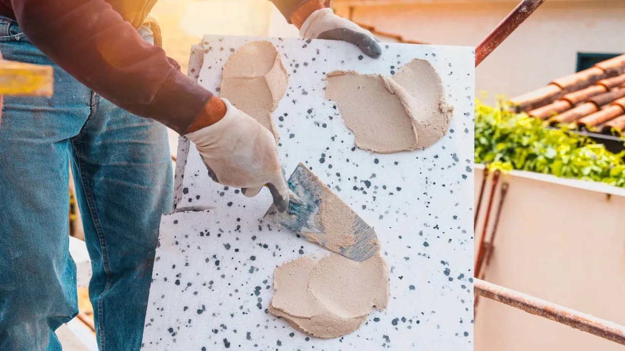 Czy ocieplenie budynku wymaga zgłoszenia? Sprawdź, aby uniknąć problemów