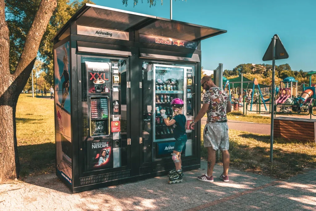 Ile kosztuje wynajem automatu vendingowego? Zaskakujące ceny i ukryte koszty