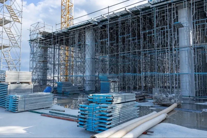 Ile kosztuje wynajem rusztowania? Poznaj ceny i ukryte koszty