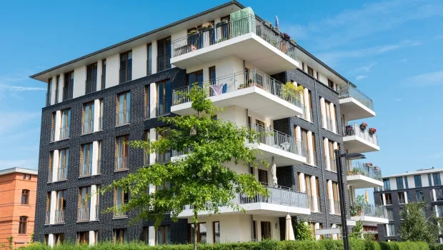 Czy można wyrzucić matkę z dzieckiem z wynajmowanego mieszkania? Prawo i ochrona