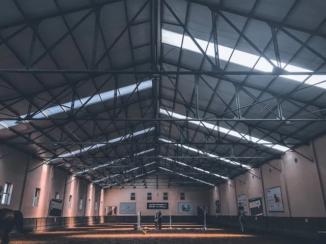 Czy hala namiotowa jest budynkiem? Zaskakujące fakty prawne, które musisz znać