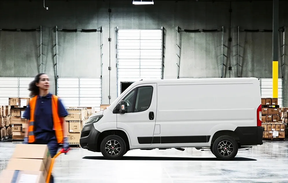 Ile można zarobić na wynajmie busa? Poznaj realne zyski i koszty